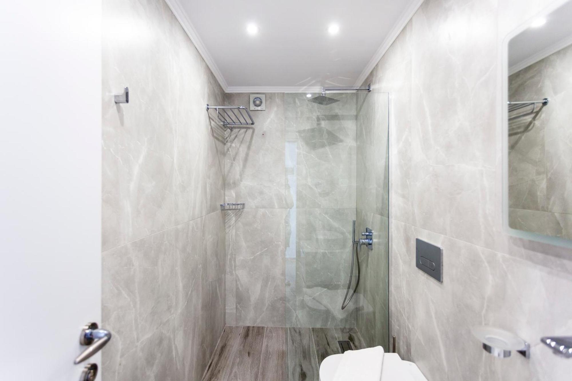 Ionio Rooms Himare Exterior foto