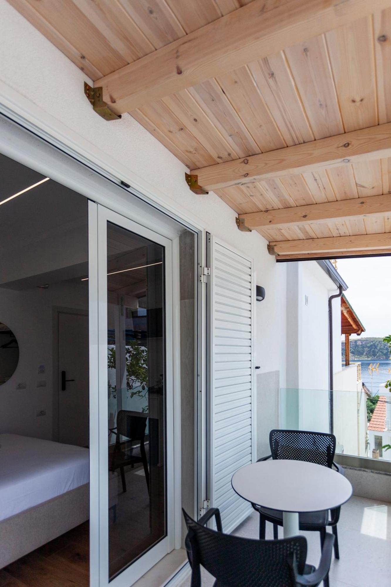 Ionio Rooms Himare Exterior foto