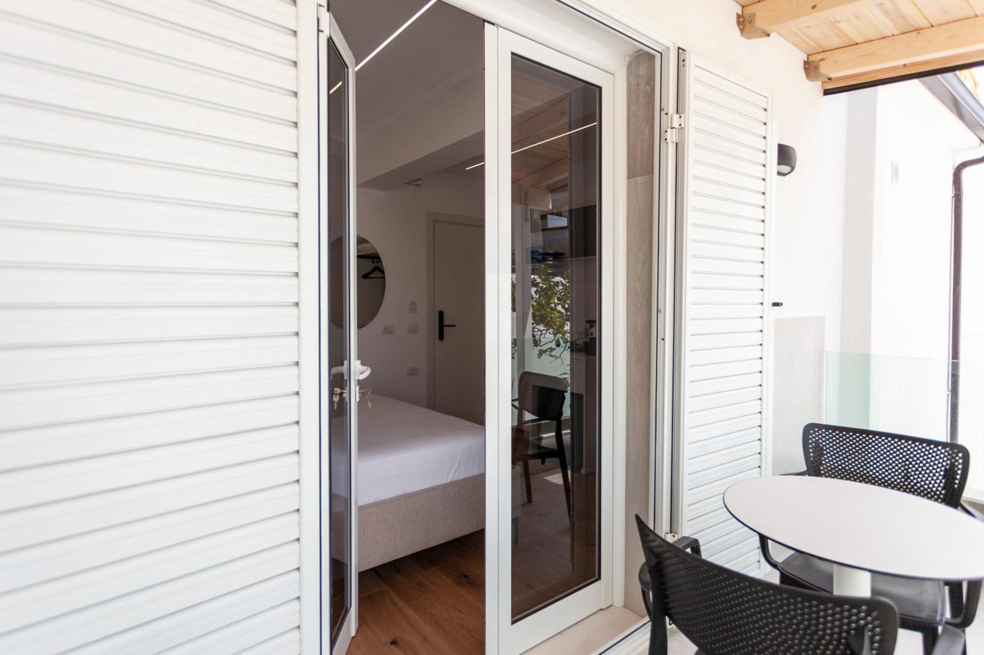 Ionio Rooms Himare Exterior foto